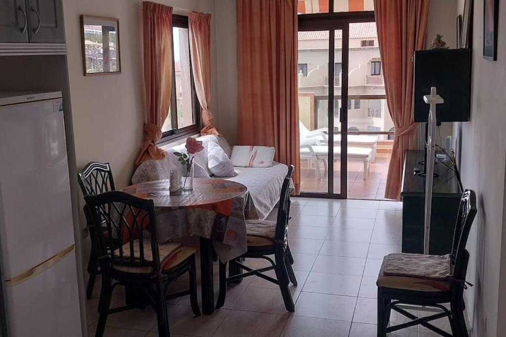 Appartamento 1-bedroom With Big Terrace And Ocean View In Cristianos Los Cristianos (Tenerife)
